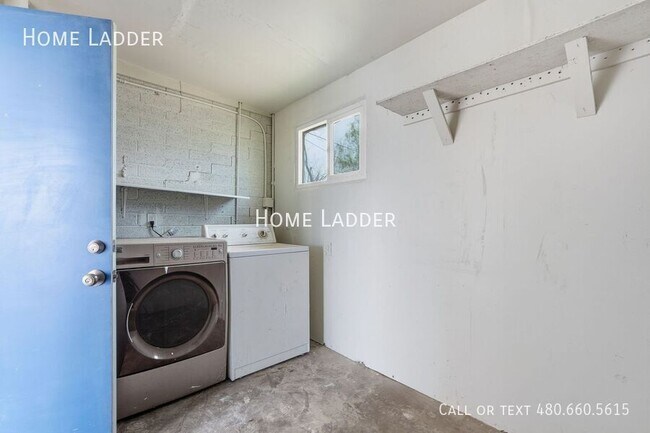 Building Photo - 596 W Harding Ave