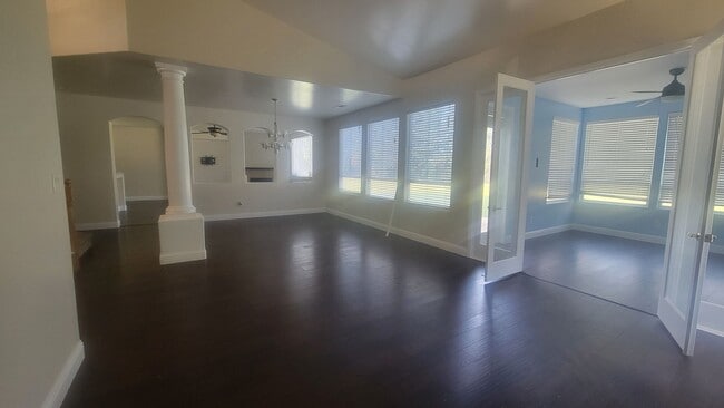 Building Photo - 11226 Vista De Cally Dr