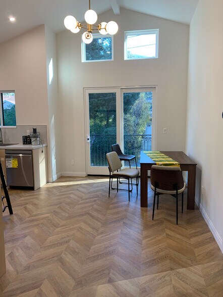 Building Photo - 220 Hiawatha Ave