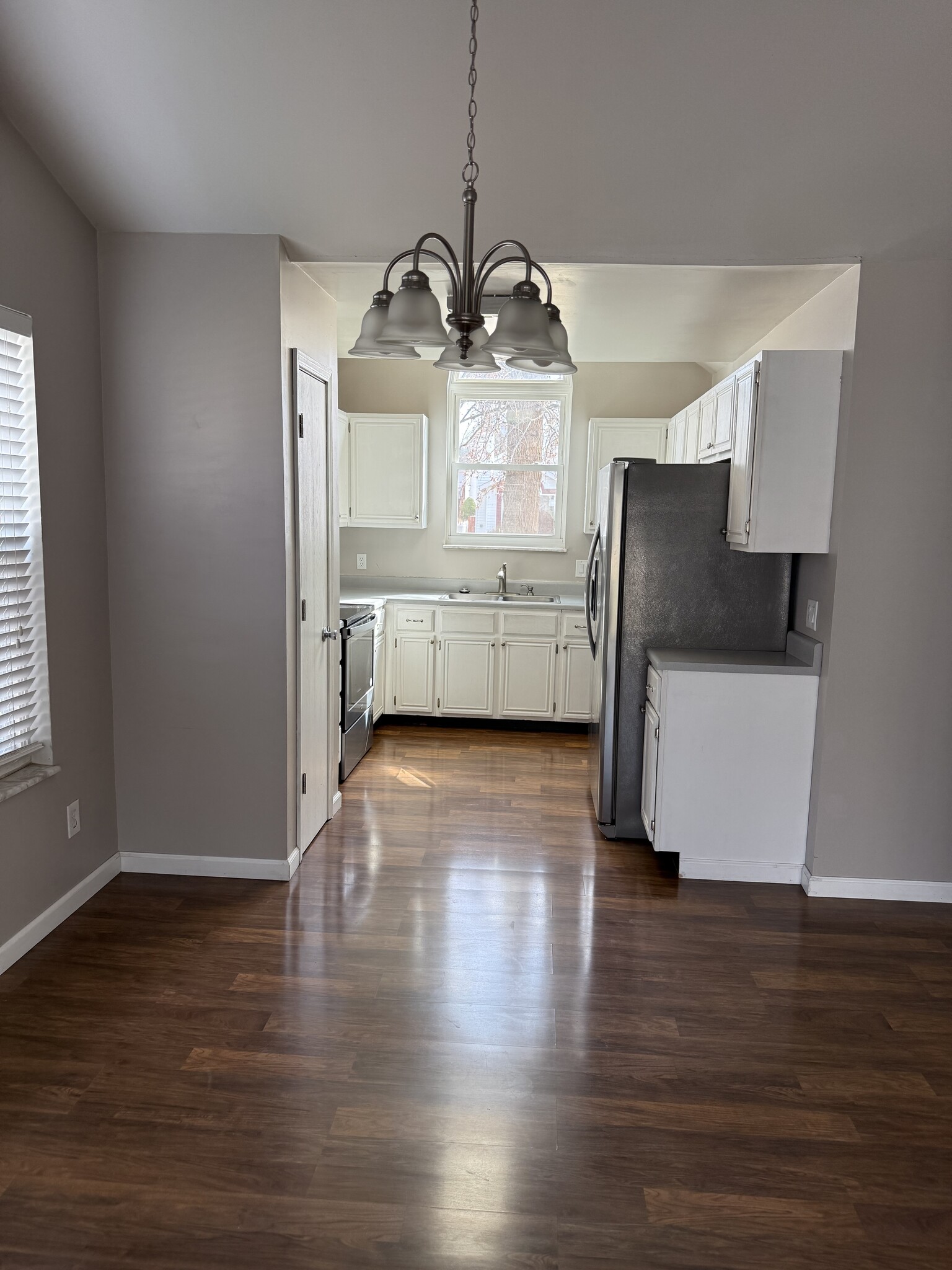Kitchen and dinning area - 5020 Brittany Downs Dr