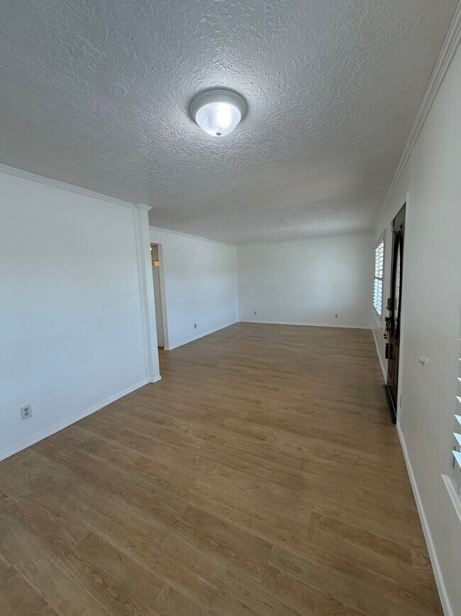 Building Photo - 8125 Eddy Ave NE