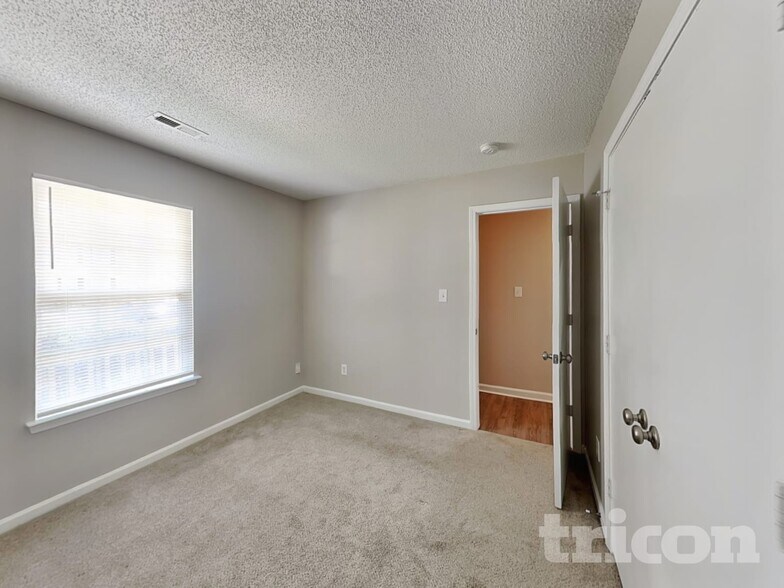 Building Photo - 12209 Stewarts Crossing Dr