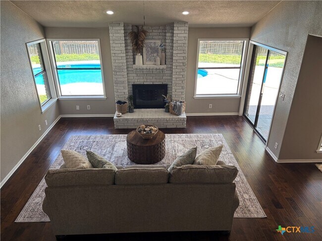 Building Photo - 116 Newport Dr