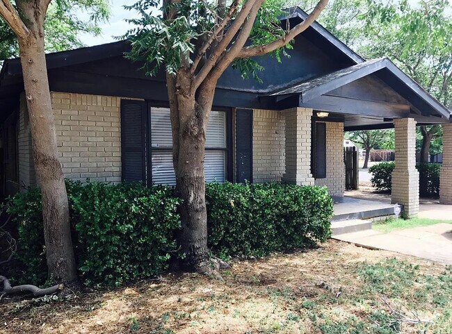 Primary Photo - 2504 22nd St