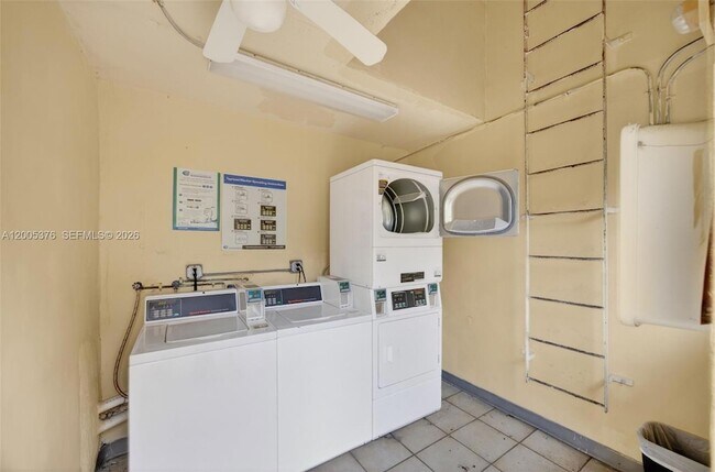 Building Photo - 8550 SW 109th Ave