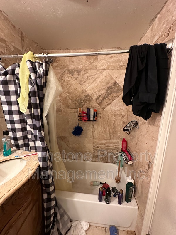 Building Photo - 4839 Campanile Dr