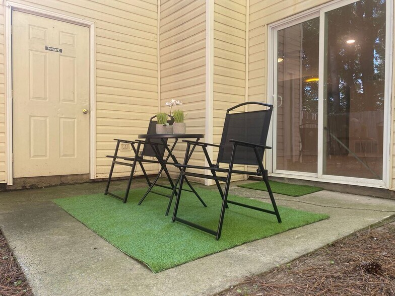 Building Photo - 6368 Baker Ct