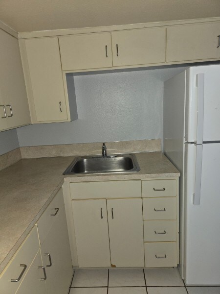 Building Photo - 620 SW 4th Ave