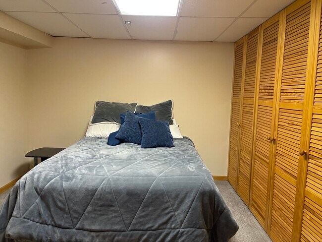 Building Photo - 3252 Cool Springs Ct