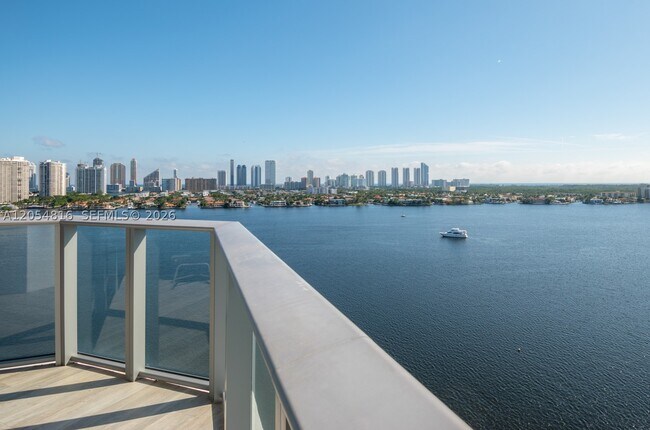 Building Photo - 17301 Biscayne Blvd