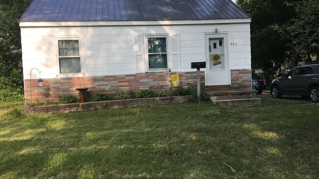 Building Photo - 826 Englewood Ave