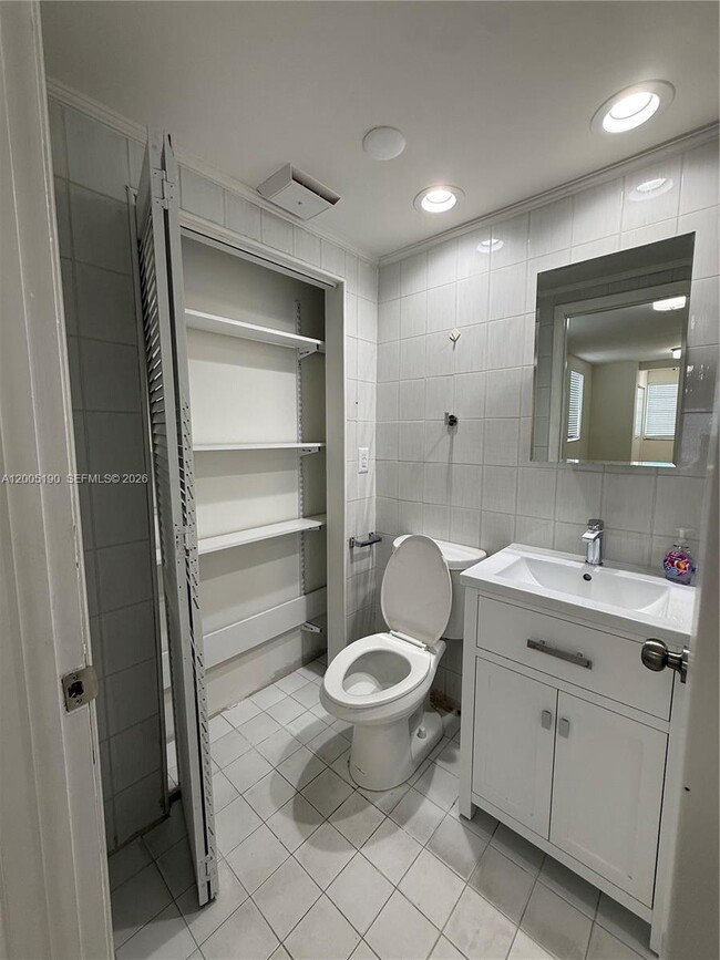 Building Photo - 7231 NW 2nd Terrace