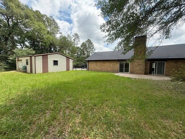 Building Photo - 4-bed/2-bath in South Tyler!