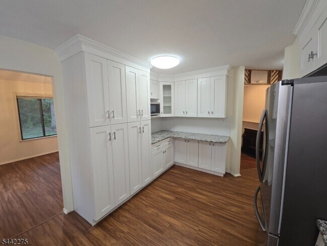 Building Photo - 41 Arbor Cir