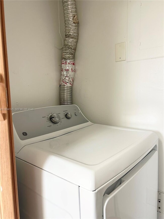 Building Photo - 6150 SW 130th Ave