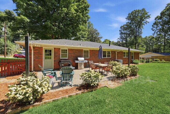 Building Photo - 1338 Northwood Cir NE