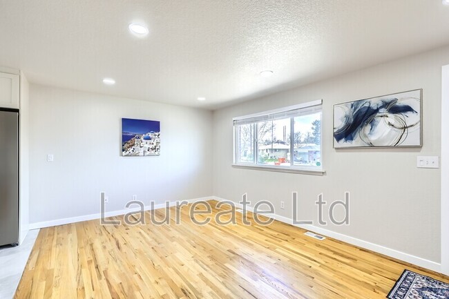 Building Photo - 8344 Charlotte Way