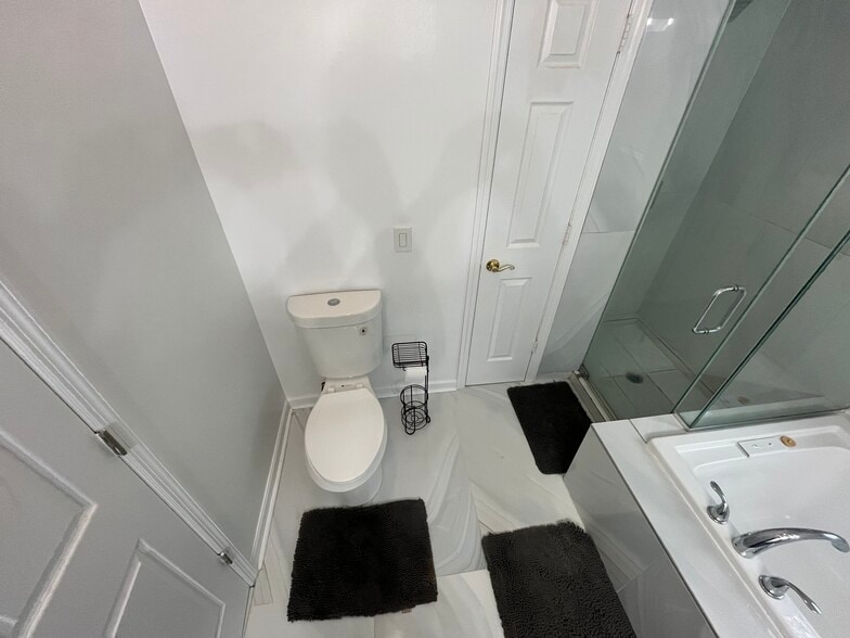 Building Photo - 308 Hamilton Pl