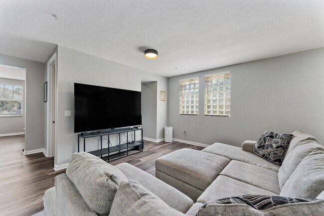 Building Photo - 500 Pacific Grove Dr