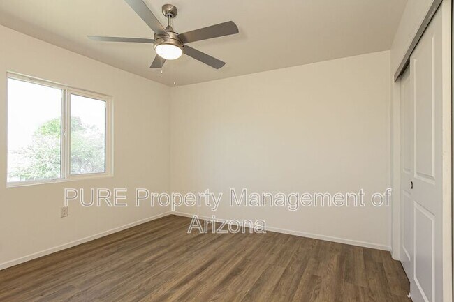 Building Photo - 6077 N 60th Ave