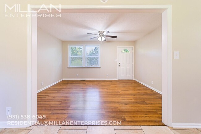 Building Photo - Open-Concept 3BR Home Near Fort Campbell