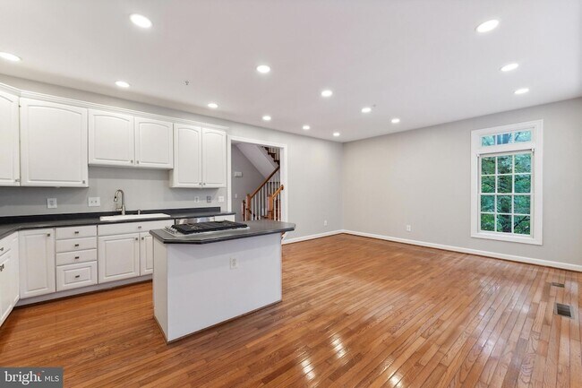 Building Photo - 8048 Kidwell Town Ct