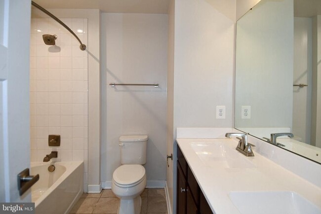 Building Photo - 4917 Crest View Dr