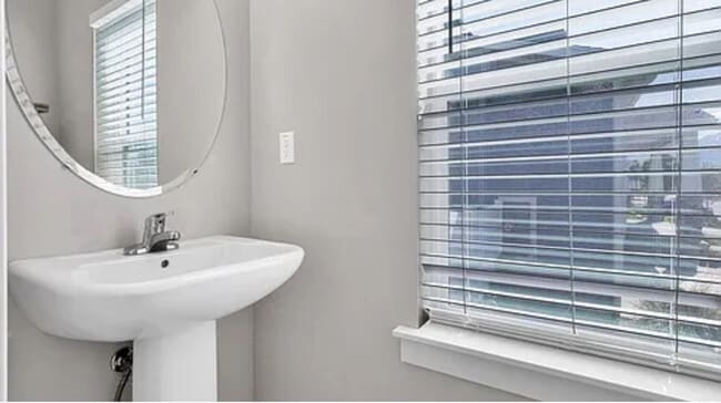 Building Photo - Your Next Home Awaits!