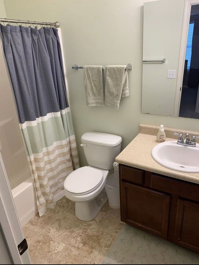 Building Photo - Hawthorne Lakes...4 Bed 2 Bath