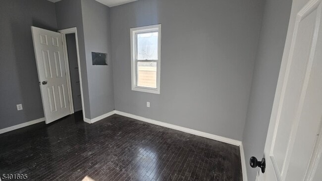 Building Photo - 426 S 9th St