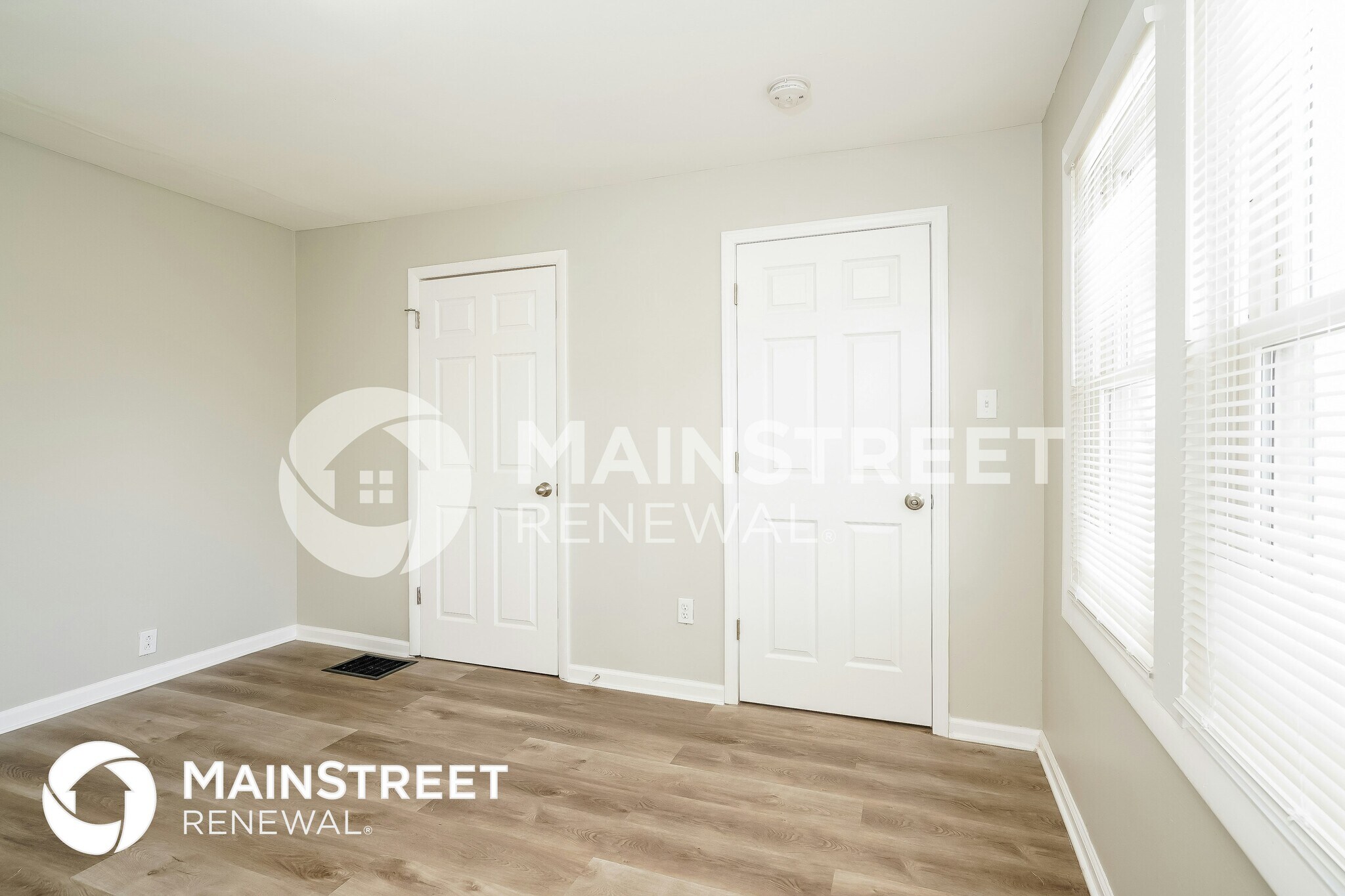 Building Photo - 340 S Dearborn St