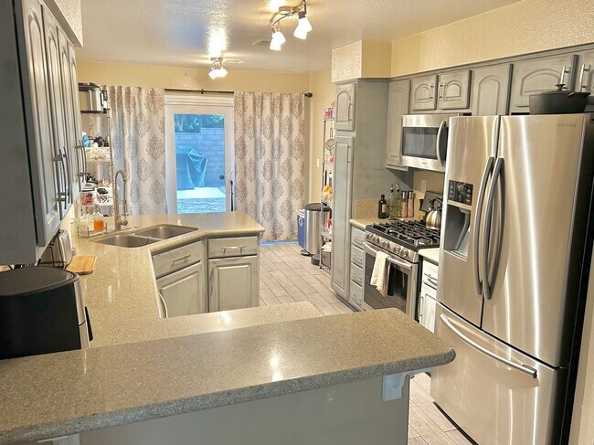 Building Photo - 10029 Biscayne Ln