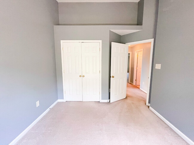 Building Photo - 10700 Heather Glen Way