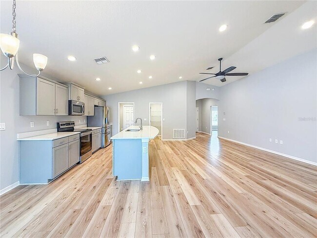 Building Photo - 6945 Gideon Cir