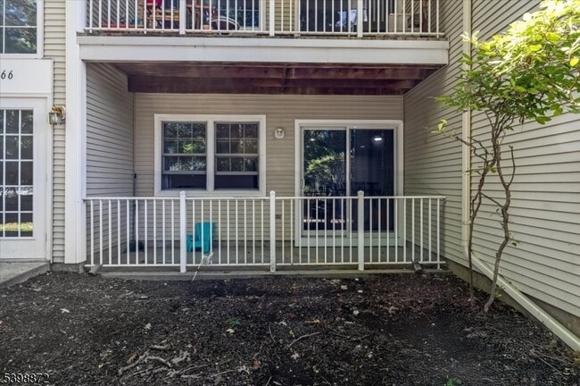 Building Photo - 56 Maple Ln