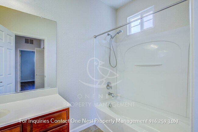 Building Photo - Lincoln Crossing Condo 2 bdrm and 2 bthm