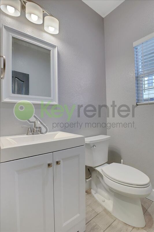 Building Photo - 461 Anjou Cir