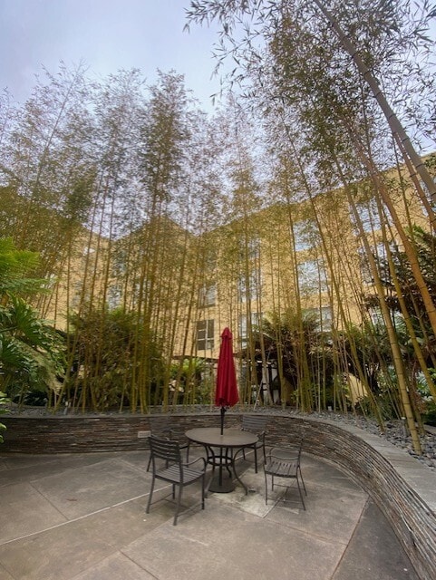 Building Photo - 585 9th St