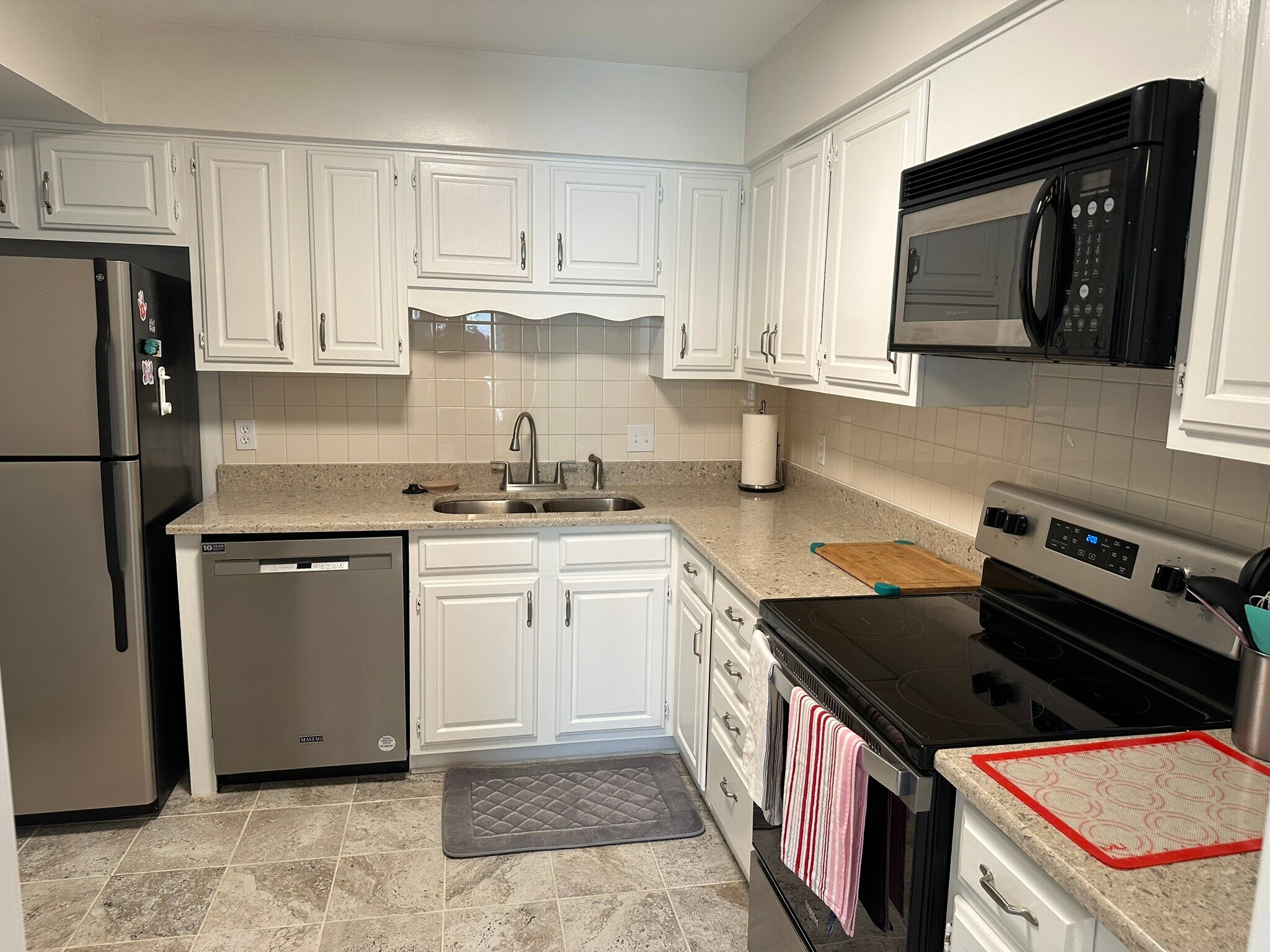 Building Photo - 616 Barlin Dr