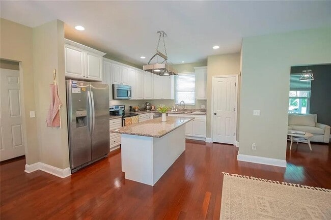 Building Photo - 11 Serenity Ct