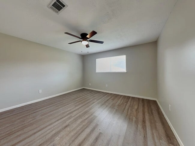 Building Photo - 16515 Cairngorm Dr