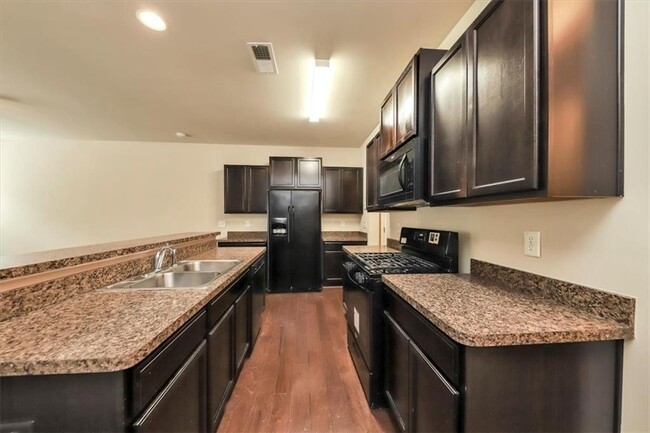 Building Photo - 182 Townview Dr