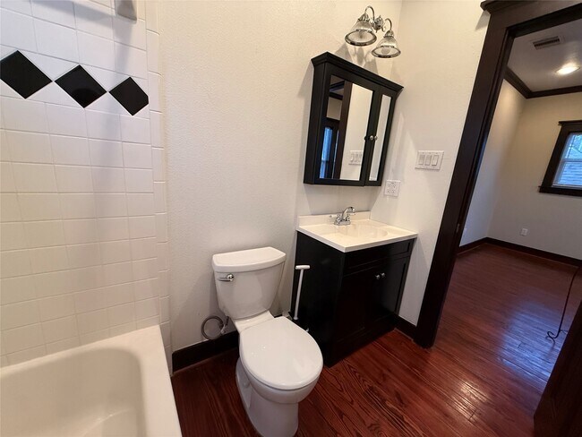 Building Photo - 334 W 22nd St