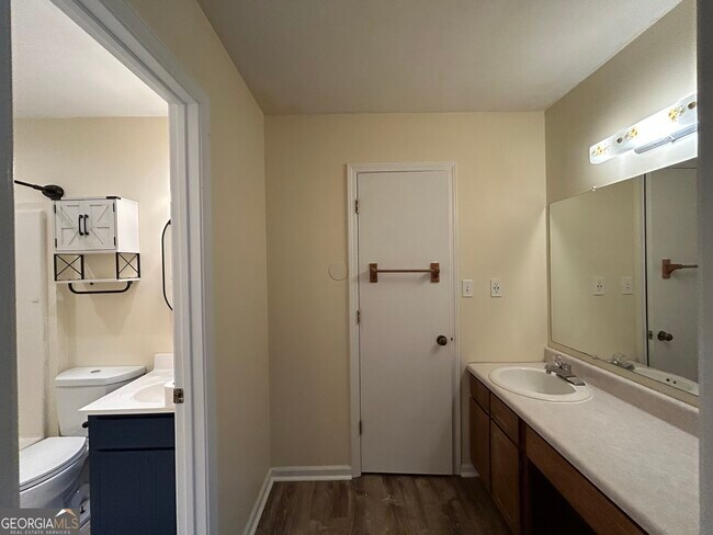 Building Photo - 2637 Jonesboro Rd