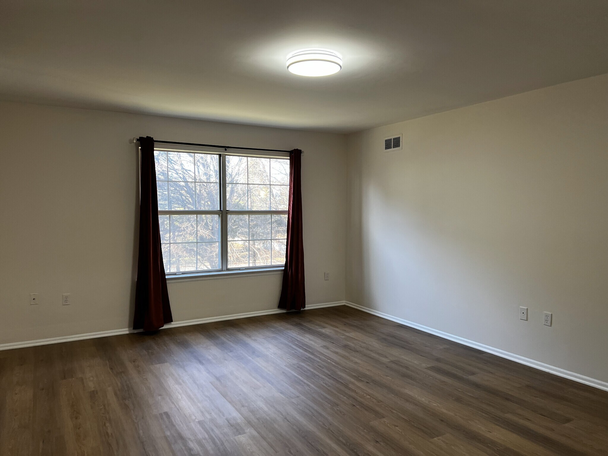 Master Bedroom - 146 Carson Ct