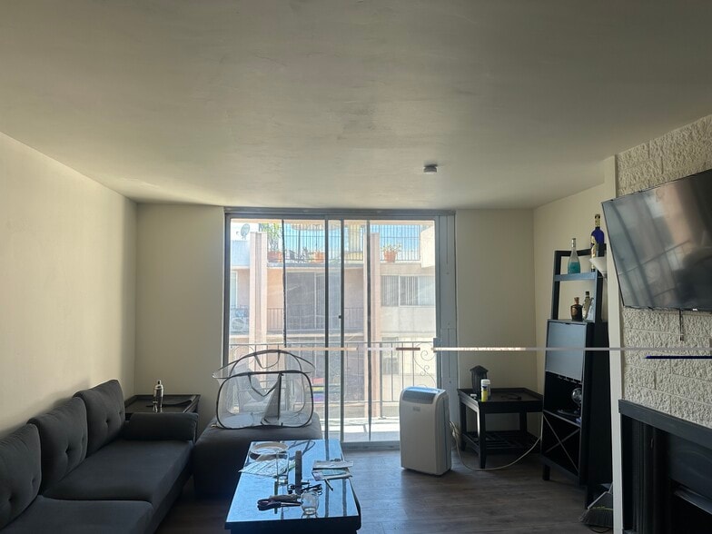 Building Photo - 421 S La Fayette Park Pl