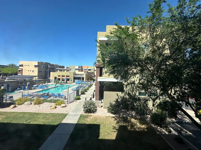 Building Photo - 6605 N 93rd Ave