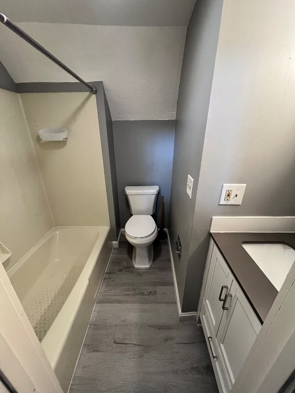 Building Photo - 410 N State St