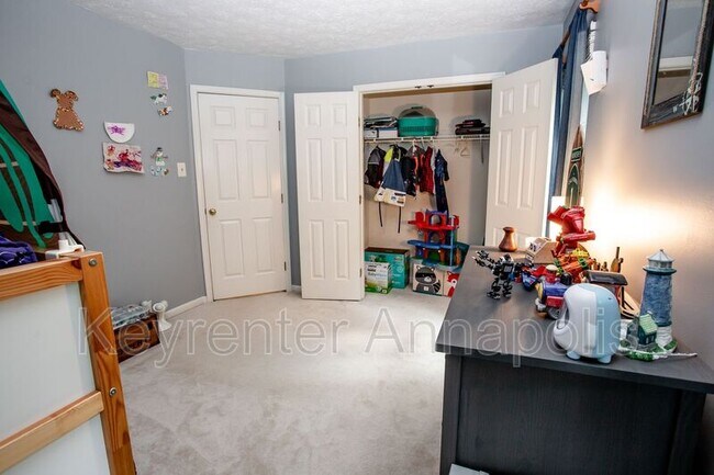 Building Photo - 2807 Chapman Ct