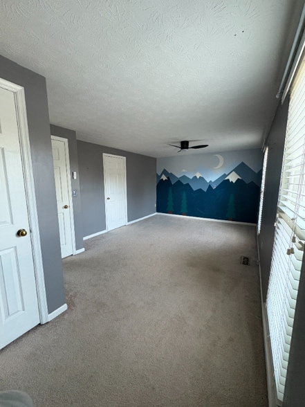 Building Photo - 784 Woodlyn Dr S
